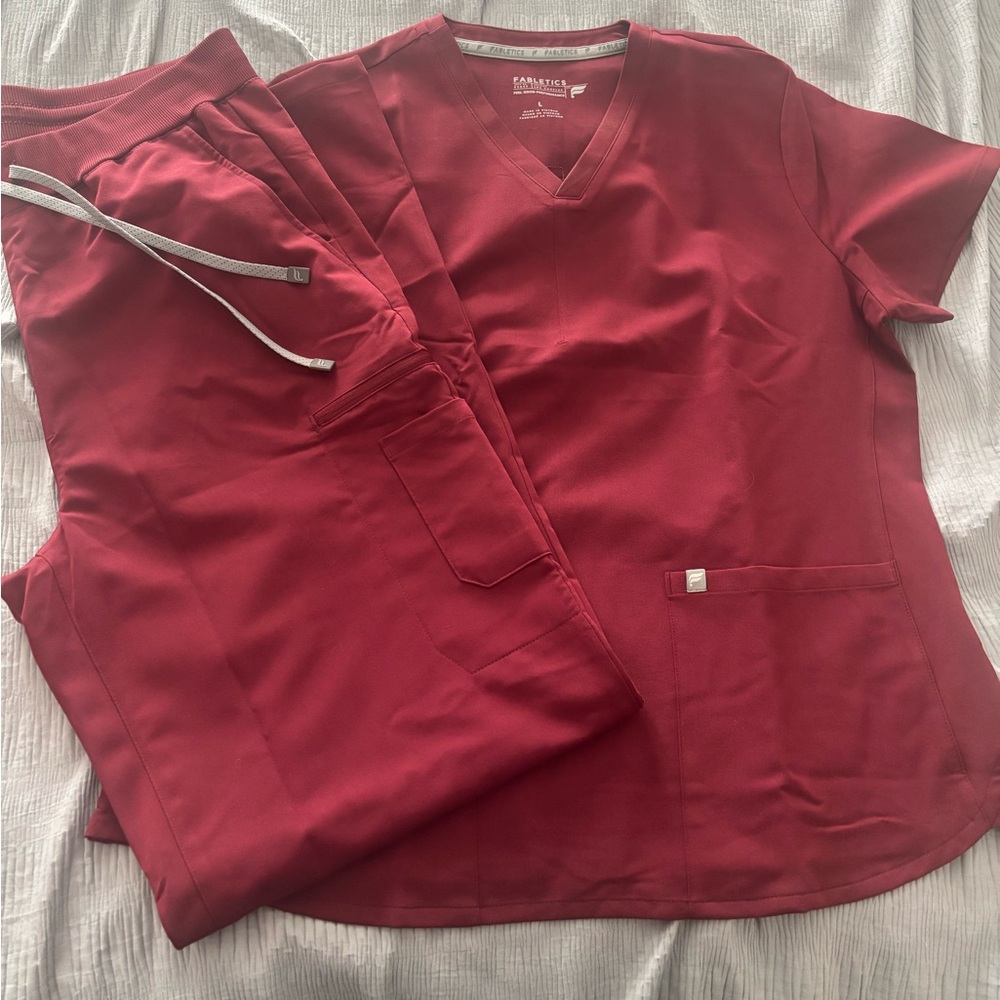 Fabletics Wine Performance Scrub Set - image 1